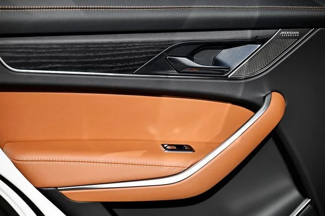 2026 Jaguar F-Pace R-Dynamic S - Photo 27