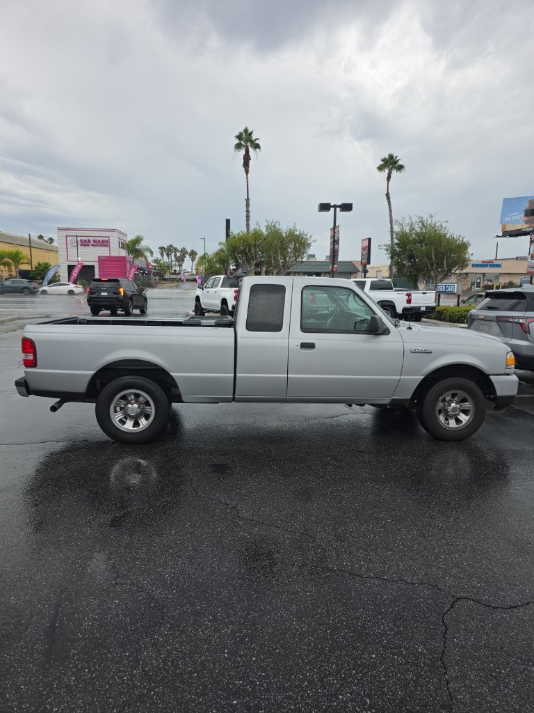 Used 2006 Silver Ford  image 7