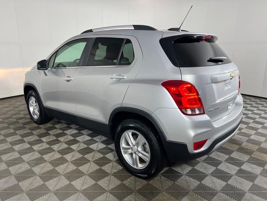 Used 2019 Silver Ice Metallic Chevrolet LT image 7