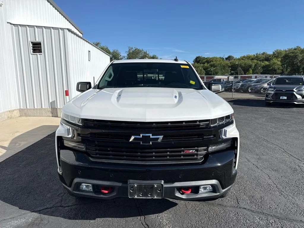 Used 2021 Pearl Chevrolet LT Trail Boss image 8