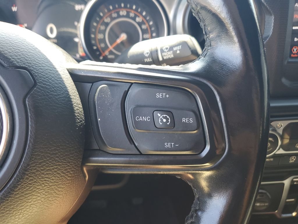 Used 2021  Jeep Sport image 21
