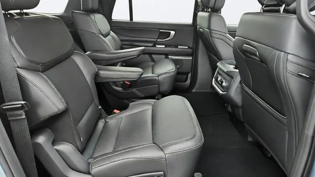 New 2026 Glacier Gray Metallic Tri-Coat Ford MAX Platinum® image 51
