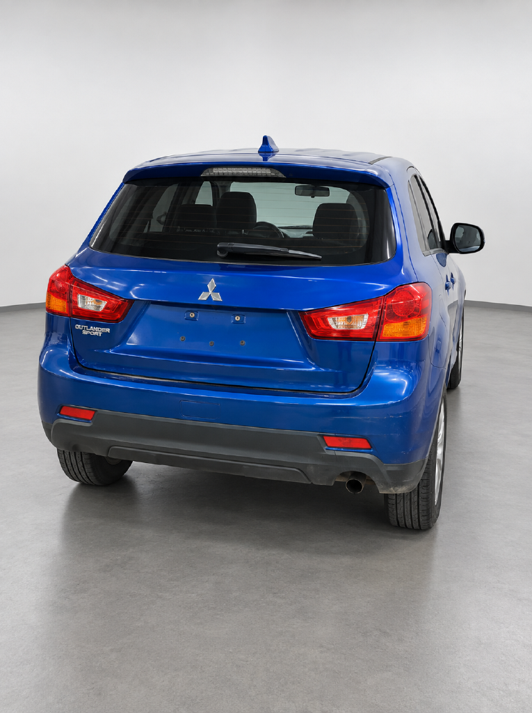 Used 2017  Mitsubishi 2.0 ES image 3