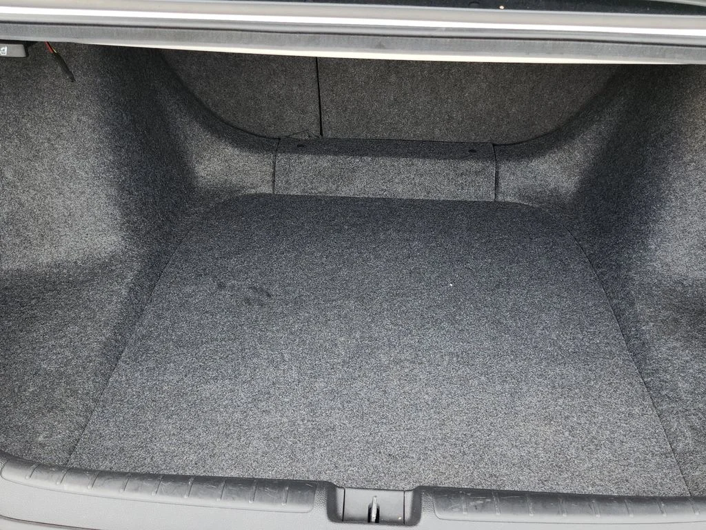 Used 2019 White Honda EX-L image 8