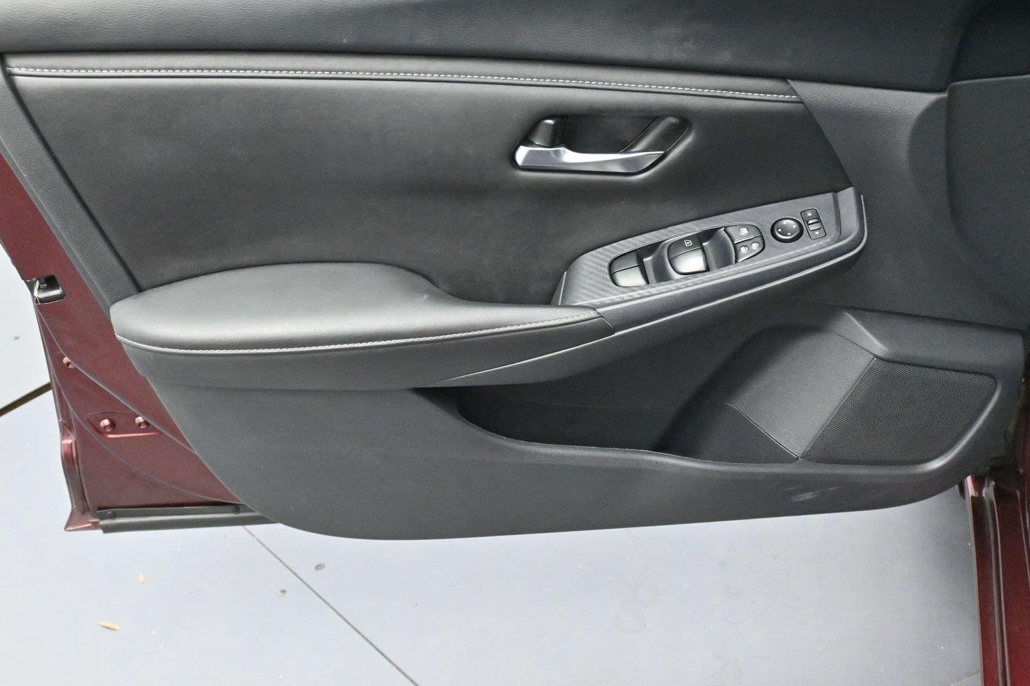 Used 2024 Rosewood Metallic Nissan SV image 10