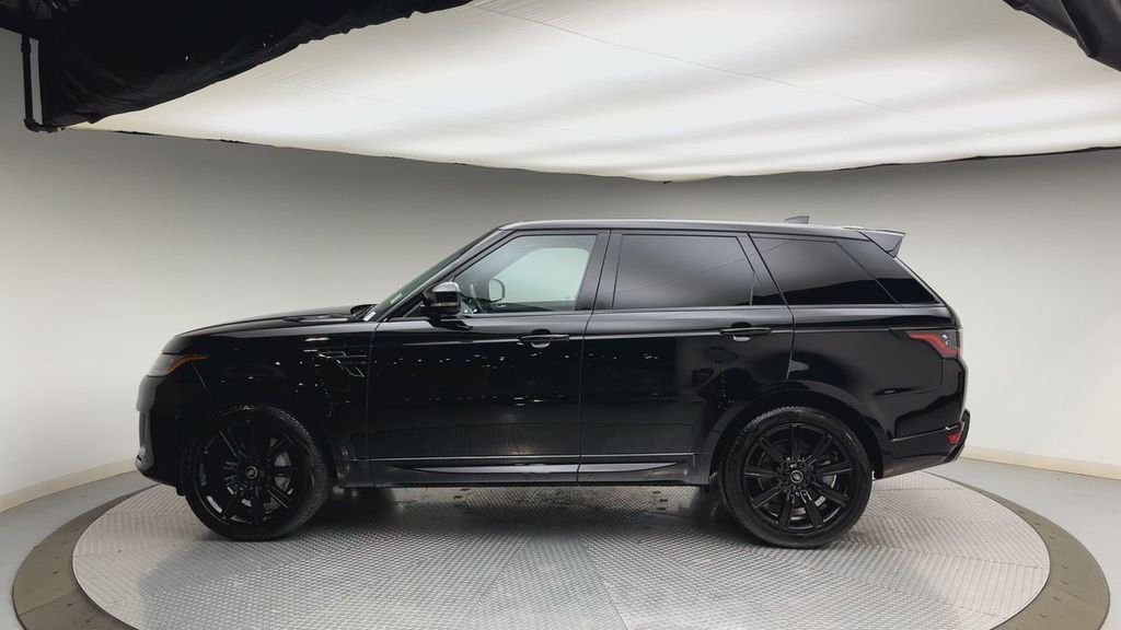 Used 2022 Santorini Black Metallic Land Rover HSE Silver Edition image 5