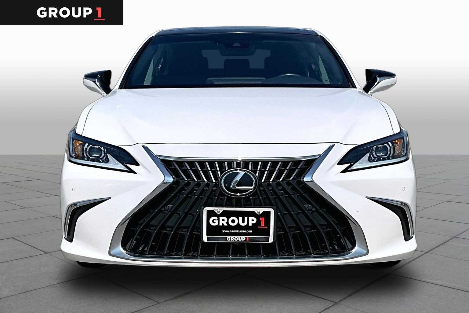 Used 2023 Eminent White Pearl Lexus  image 4