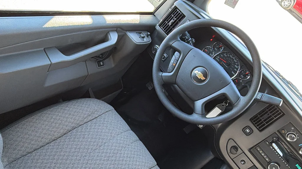 2025 Chevrolet Express Cargo Work Van - Photo 21