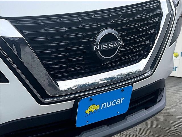 Used 2023 White Nissan S image 29