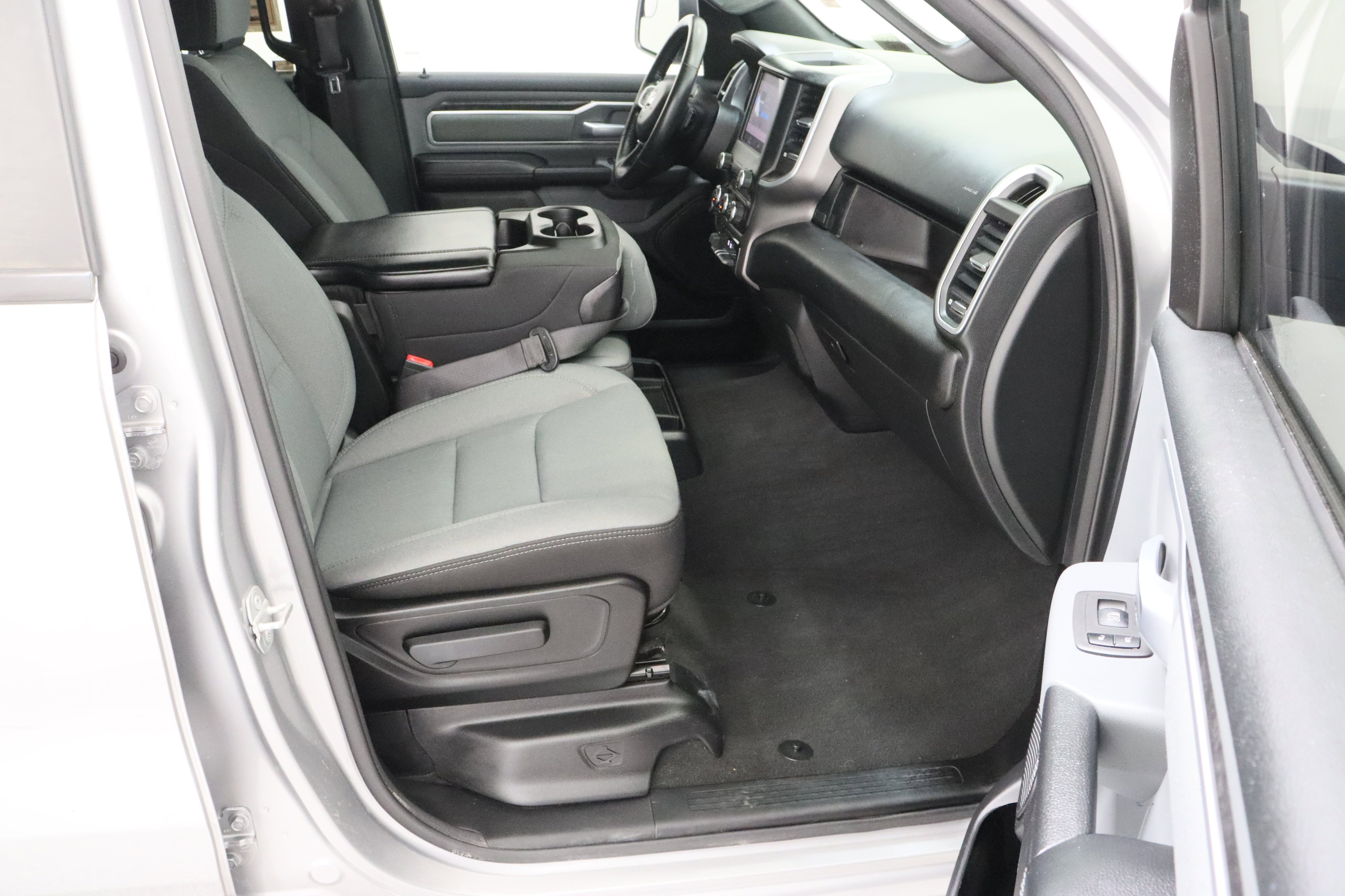 Used 2022 Billet Silver Metallic Clearcoat Ram Lone Star 5.7L image 36