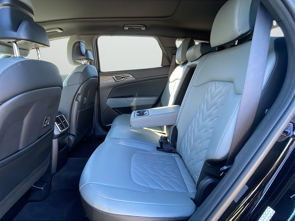 Used 2023 Black Kia X-Line image 26
