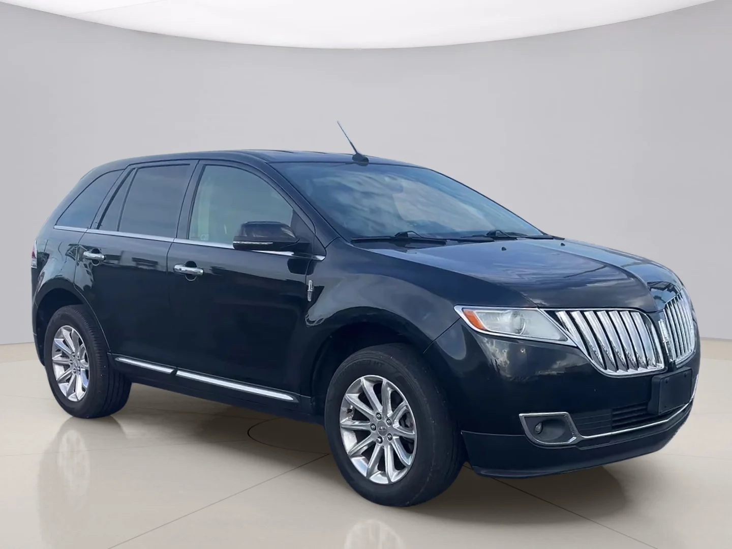 Used 2015 Black Lincoln AWD image 7