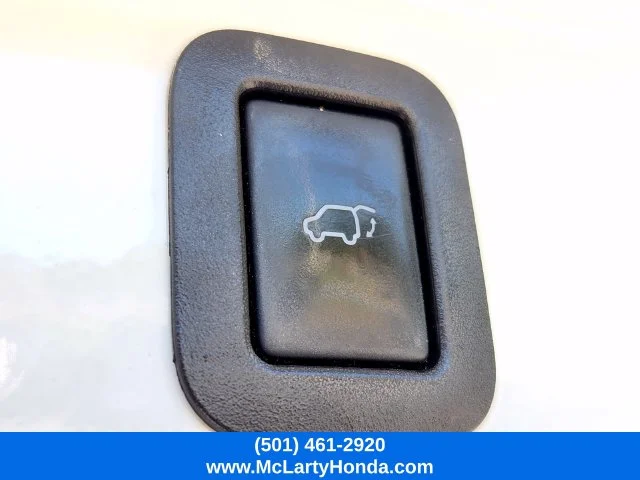 Used 2018 Blizzard Pearl Toyota XLE image 17