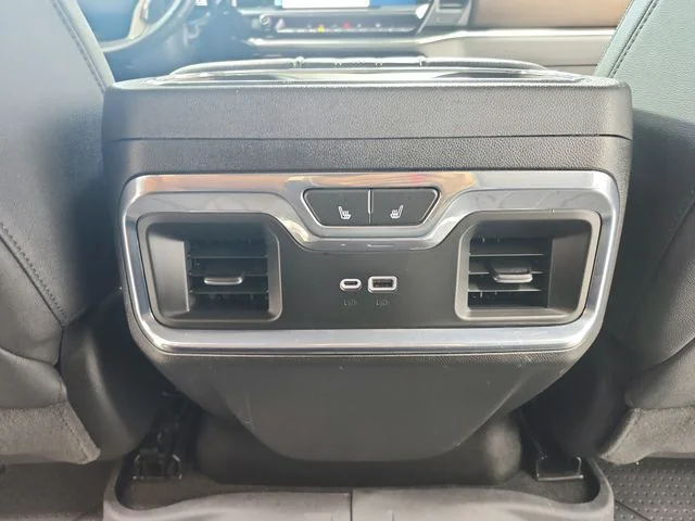 Used 2024 White Chevrolet High Country image 38
