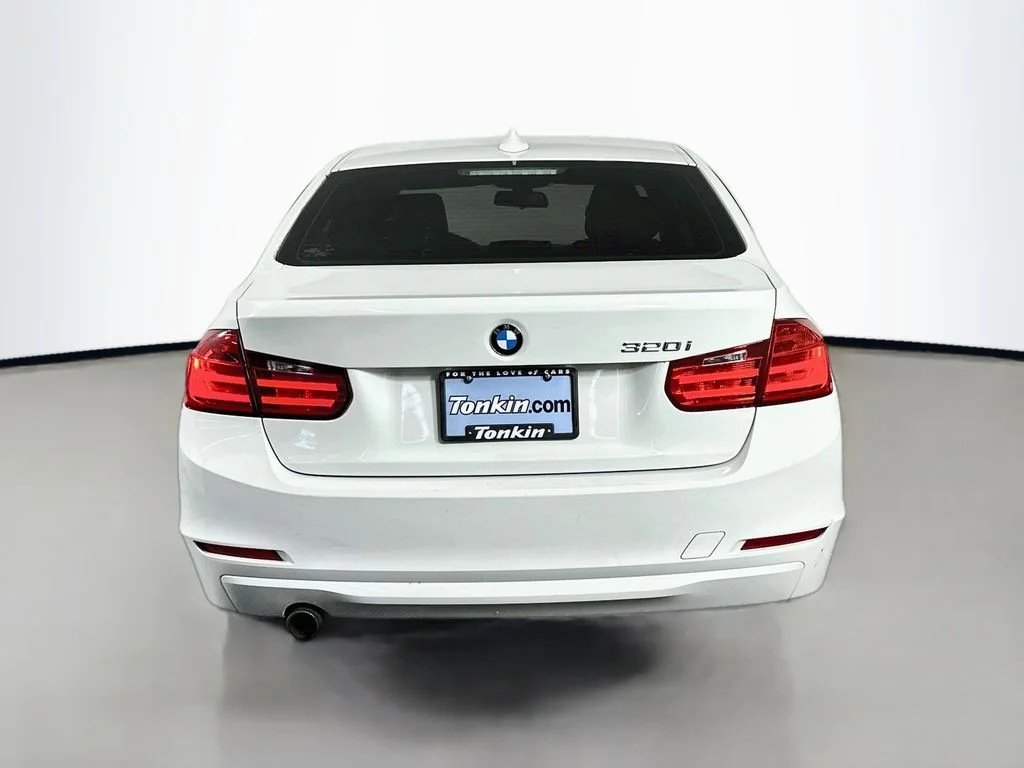 Used 2015 Alpine White BMW 320i image 7