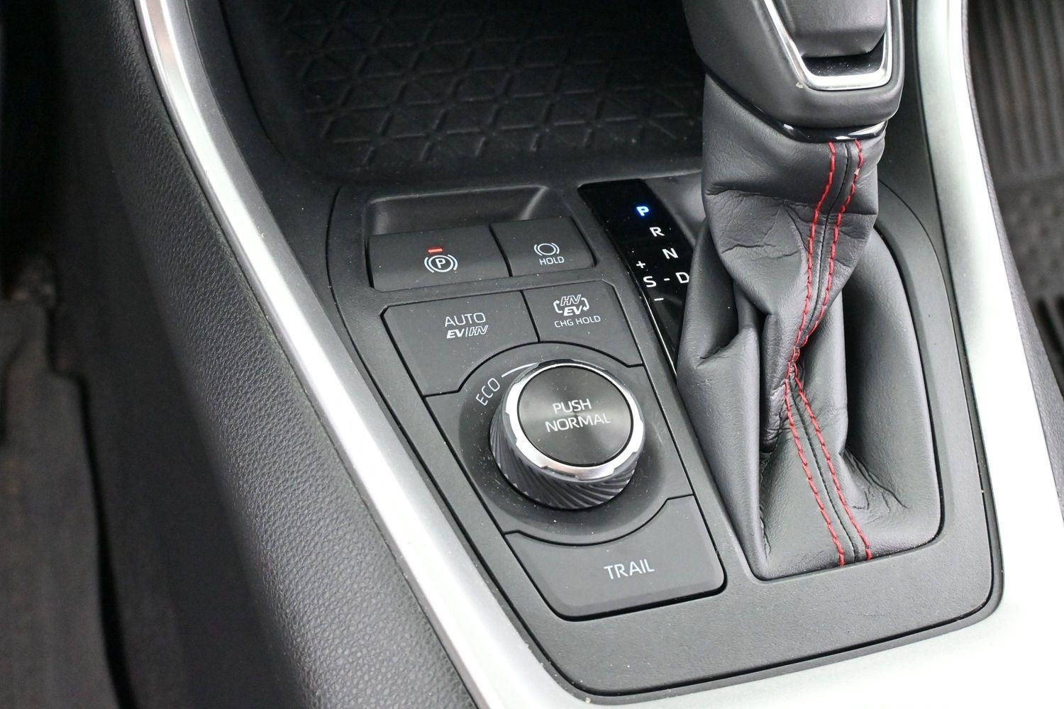 Used 2024 Ice Cap Toyota SE image 19