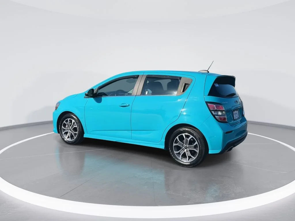 Used 2020 Blue Chevrolet LT image 6