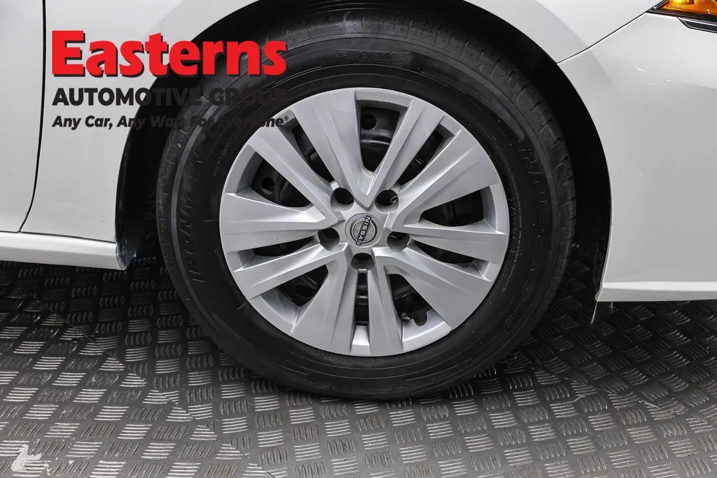 Used 2024 White Nissan 2.5 S image 30