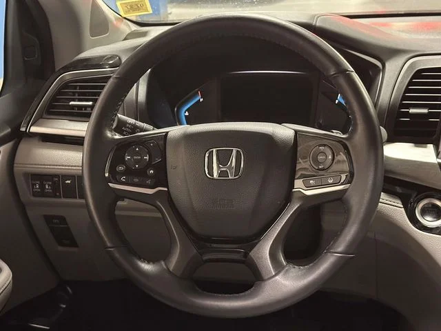 Certified Used 2024 Lunar Silver Metallic Honda TOURING image 20