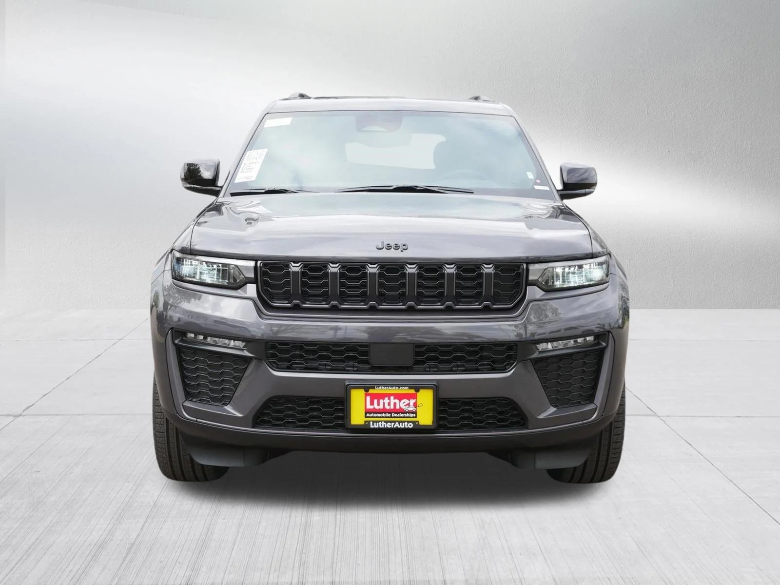 New 2026 Baltic Gray Metallic Clear-Coat Exterior Paint Jeep Limited image 2