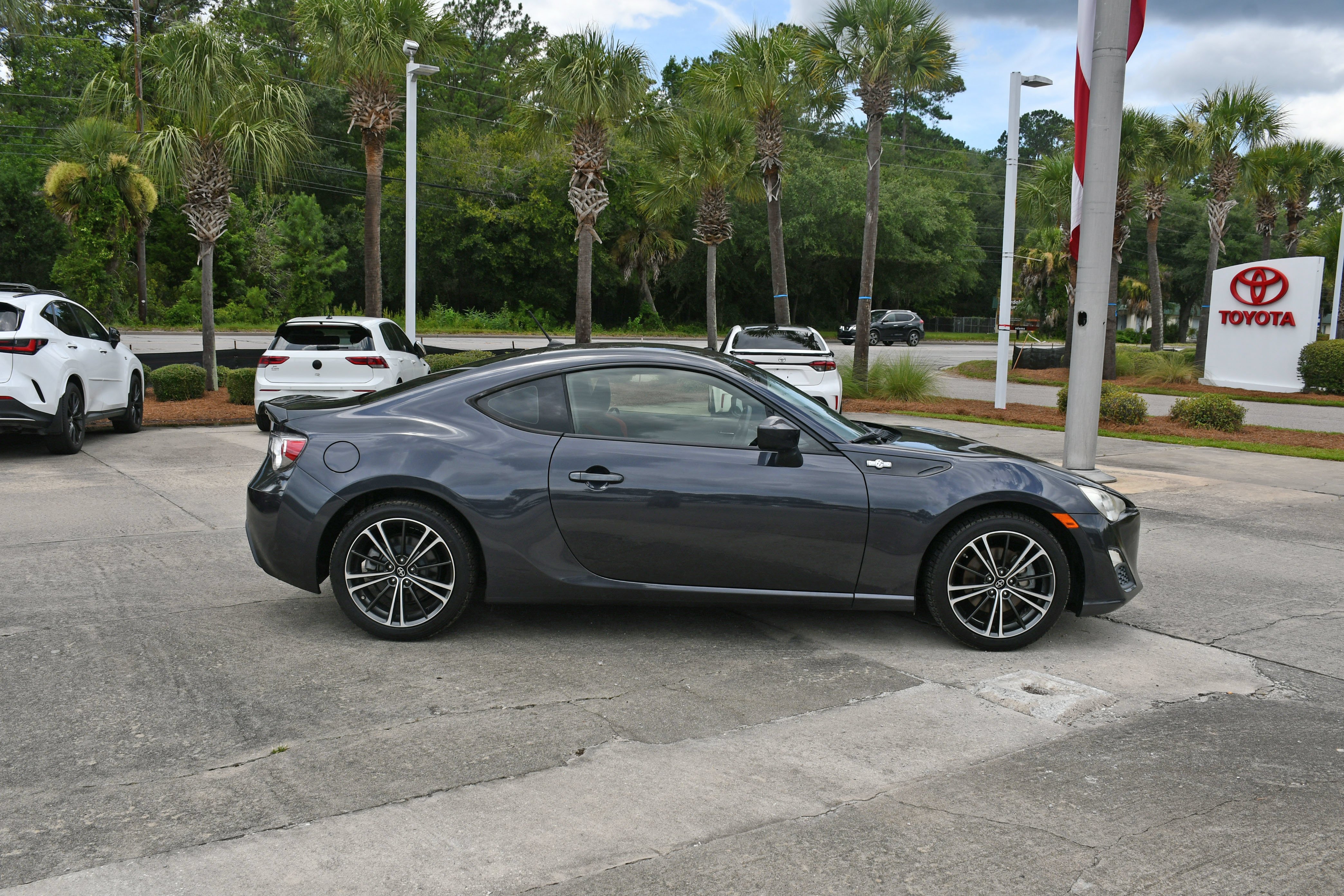 Used 2013 Gray Scion Base image 2
