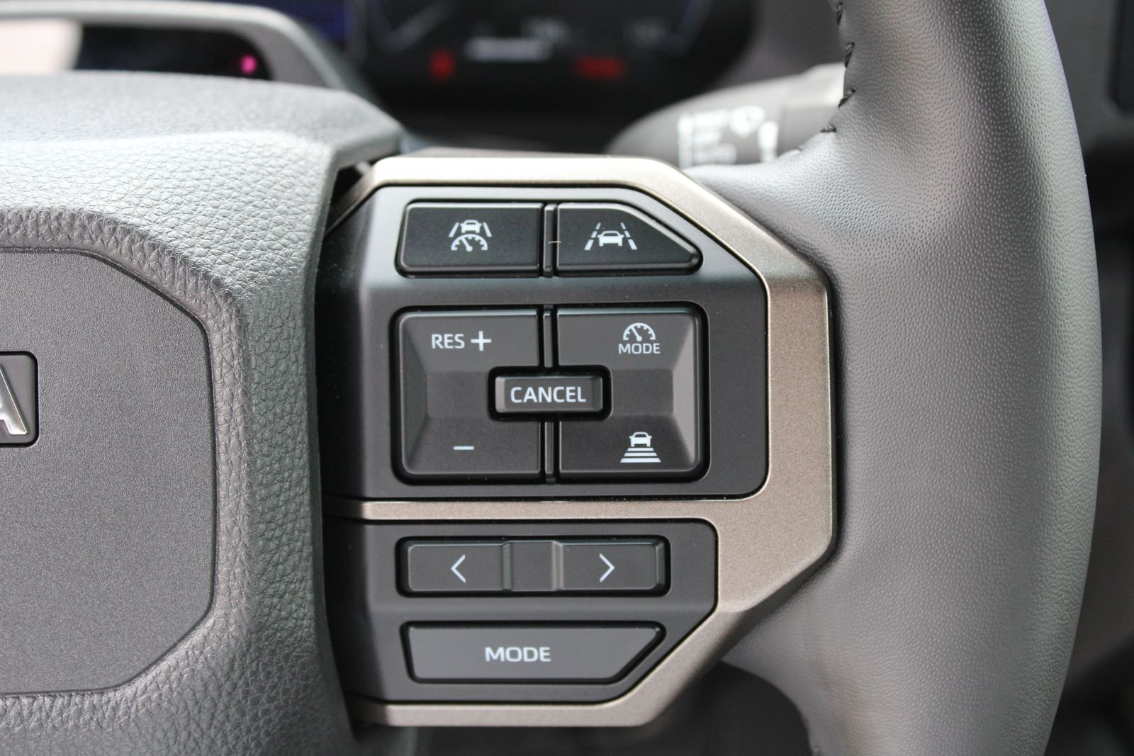 Used 2025  Toyota Base image 42