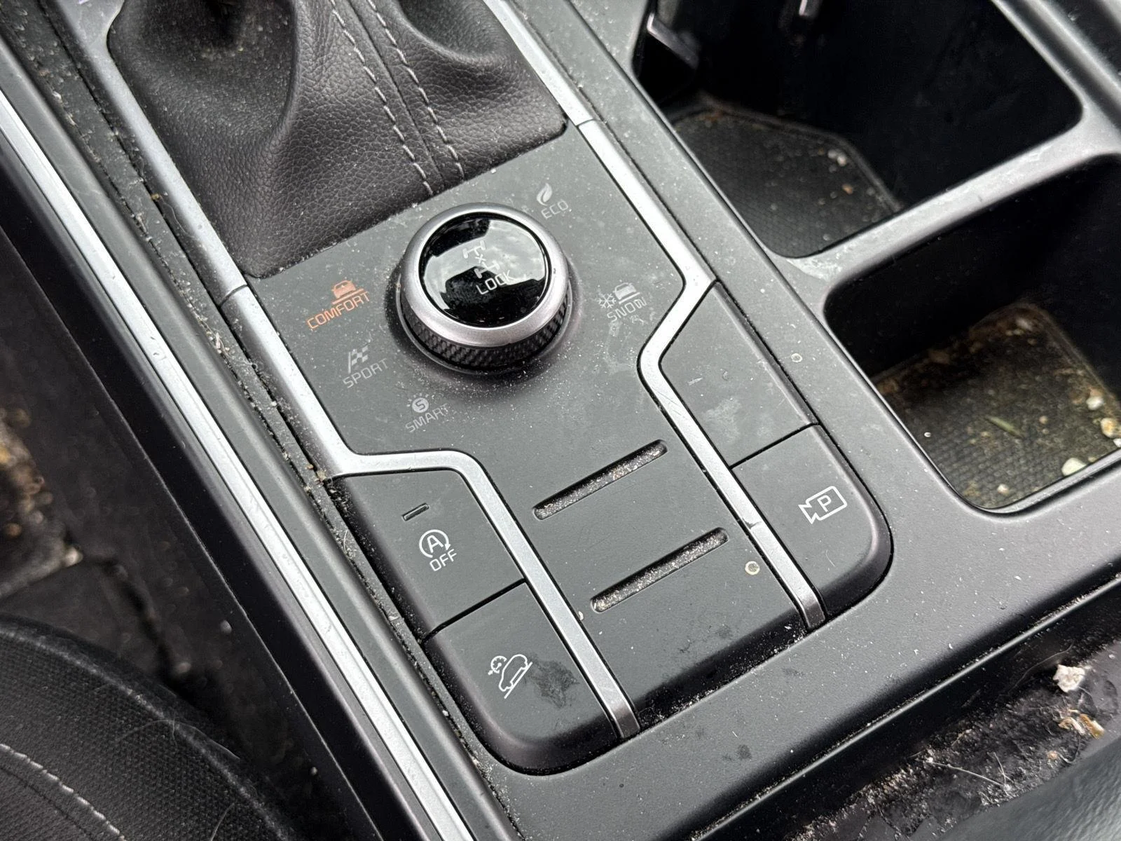 Used 2023 Ebony Black Kia LX image 15