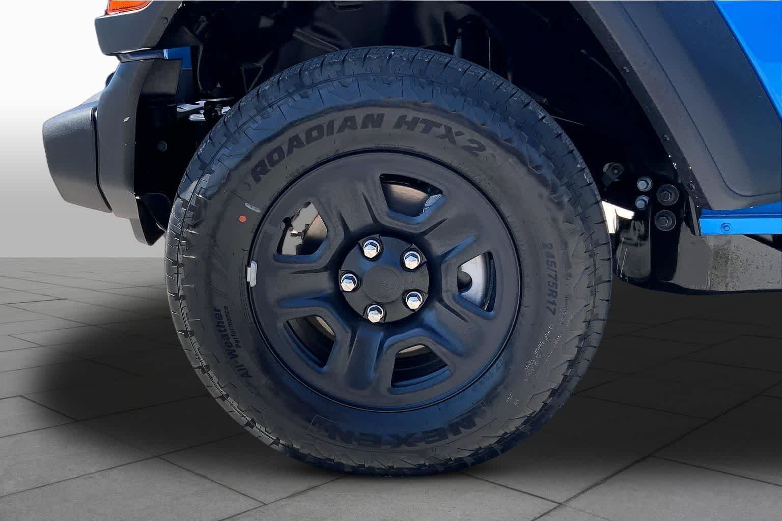 New 2026 Hydro Blue Pearl-Coat Exterior Paint Jeep Sport image 8