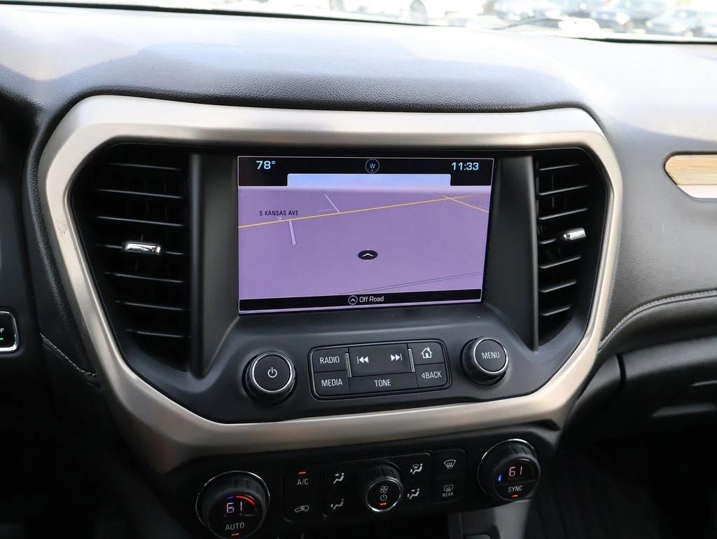 Used 2017 White GMC Denali image 26