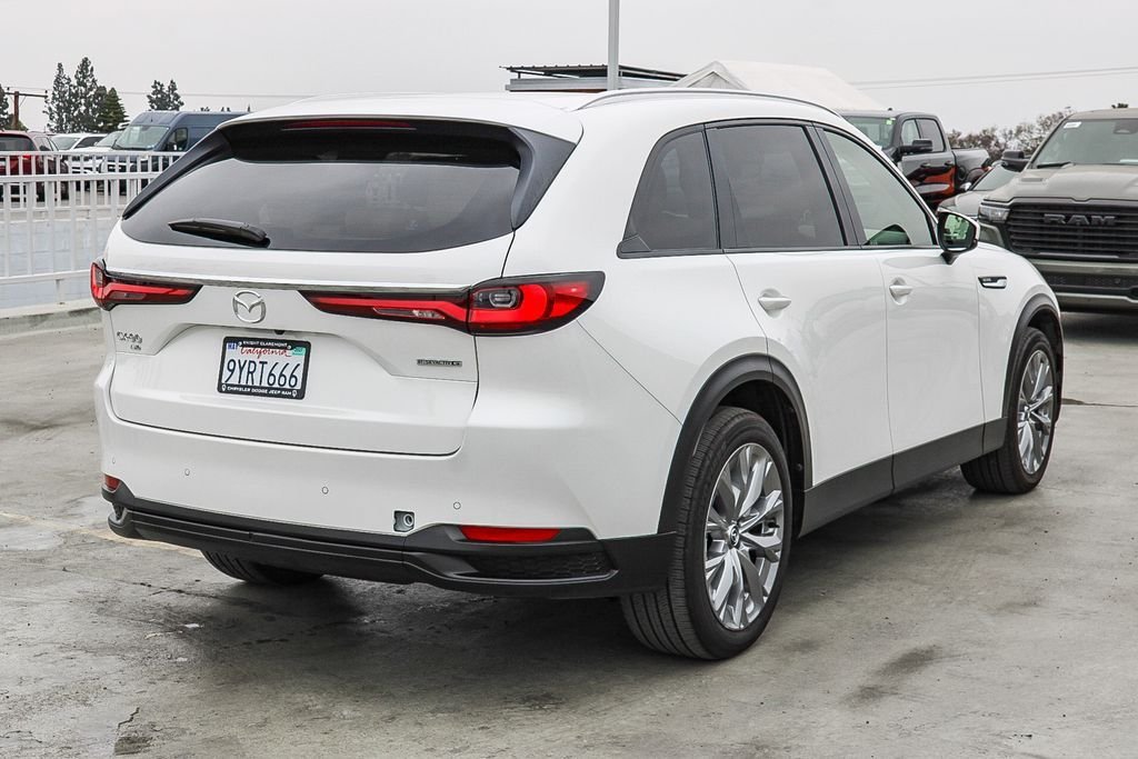 Used 2026 White Mazda 3.3 Turbo Preferred image 9