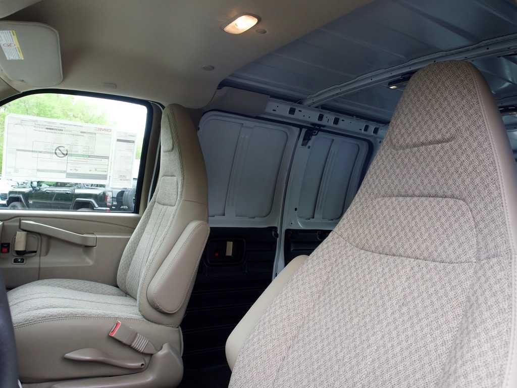 New 2026 Summit White GMC Work Van image 12