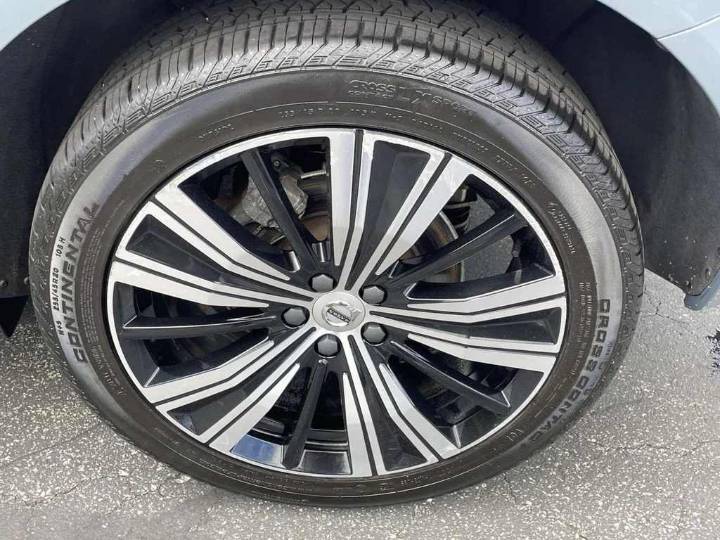 Certified Used 2023 Gray Metallic Volvo B5 Plus Bright Theme image 9