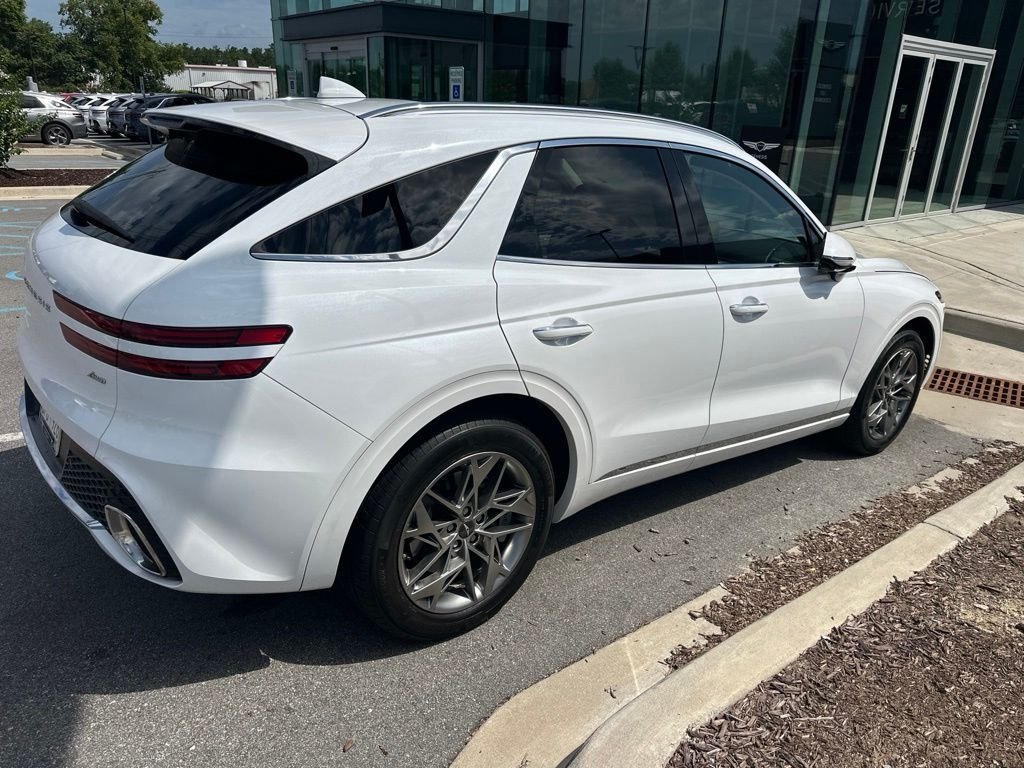 Used 2024 White Genesis 2.5T image 5