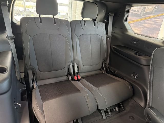 New 2026 Bright White Clear-Coat Exterior Paint Jeep Laredo image 10
