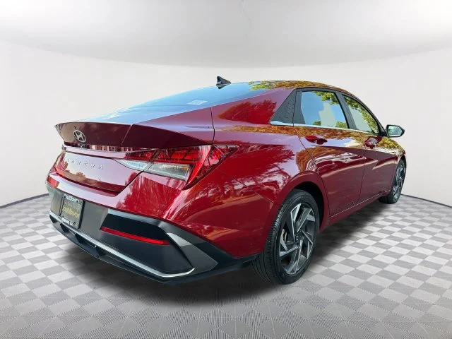 Used 2024 Red Hyundai SEL image 5