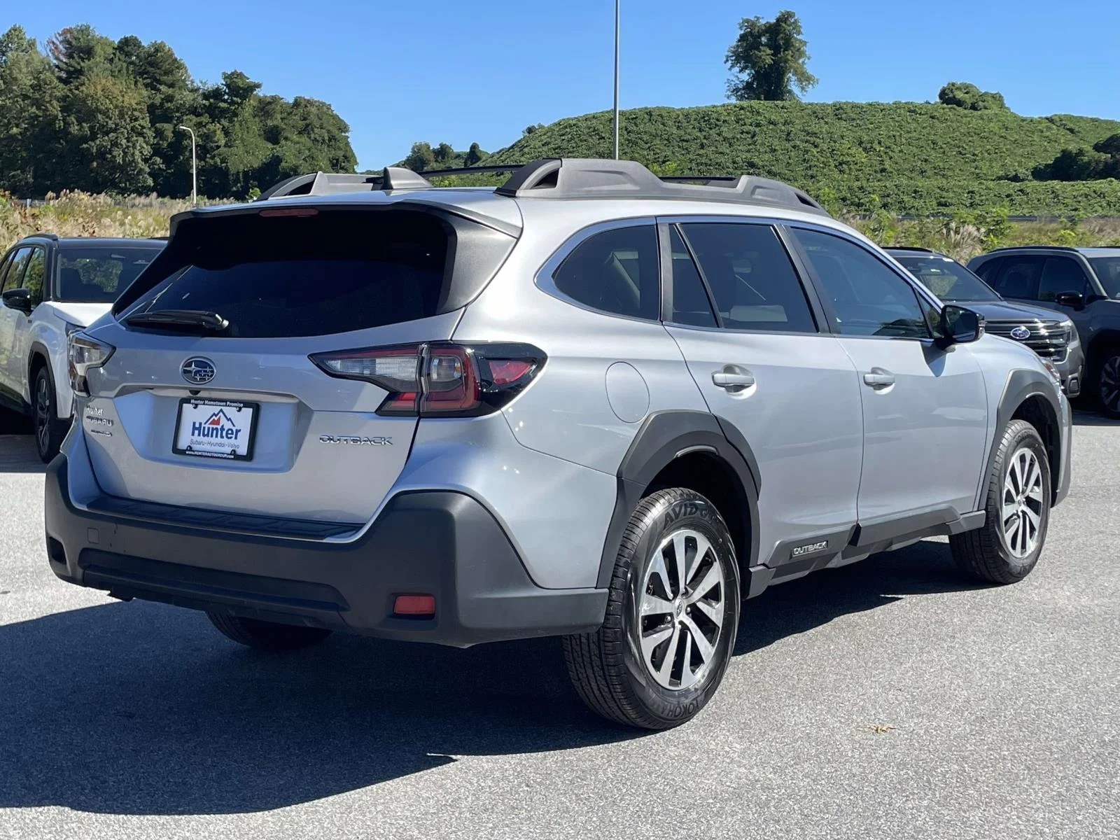Used 2025 Ice Silver Metallic Subaru Premium image 27