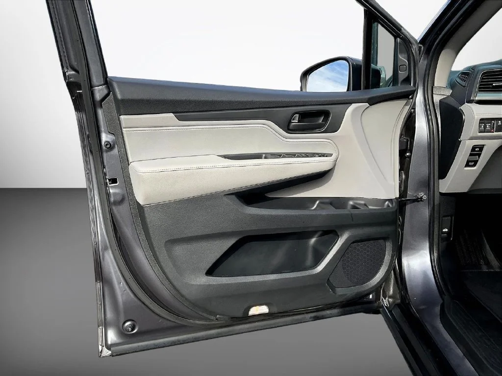 Used 2020  Honda EX image 21