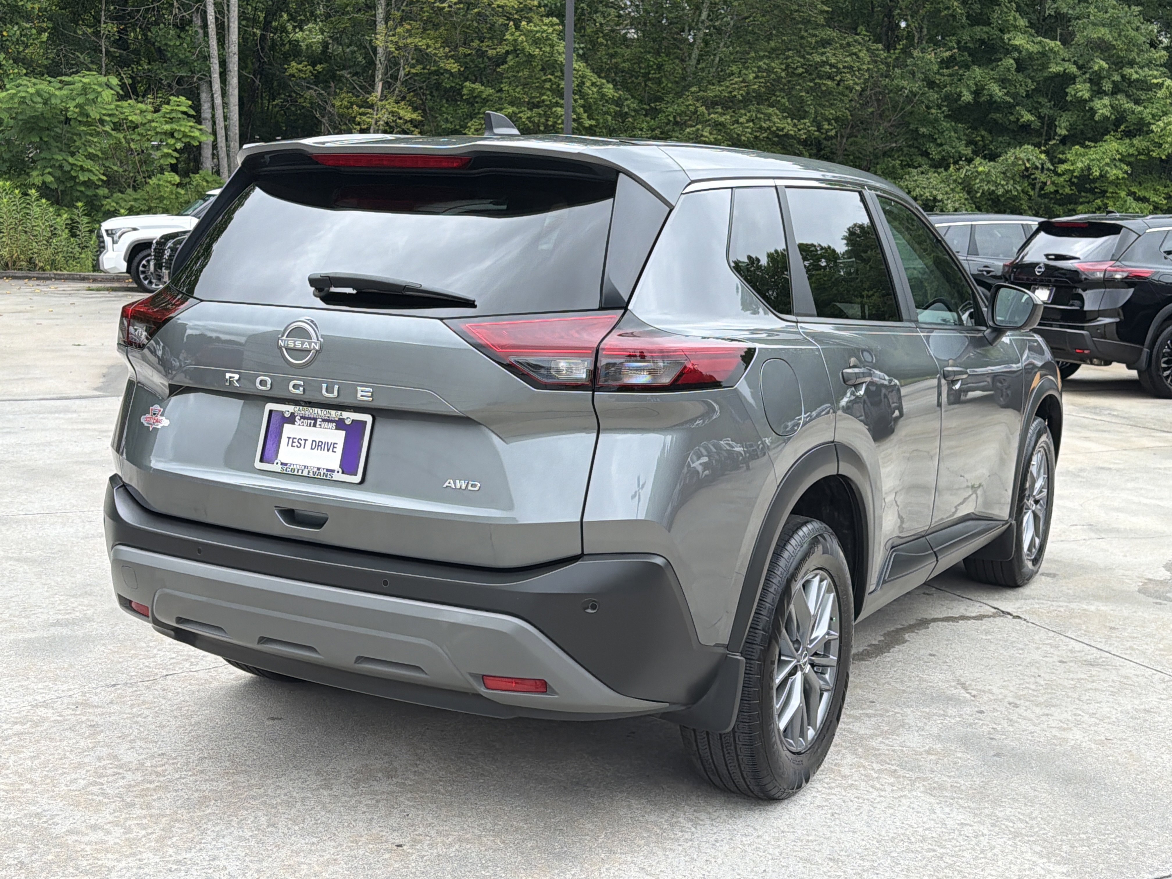 Used 2023 Gun Metallic Nissan S image 8