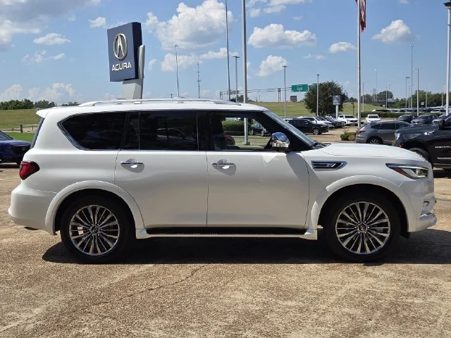 Used 2021 Moonstone White INFINITI Sensory image 4