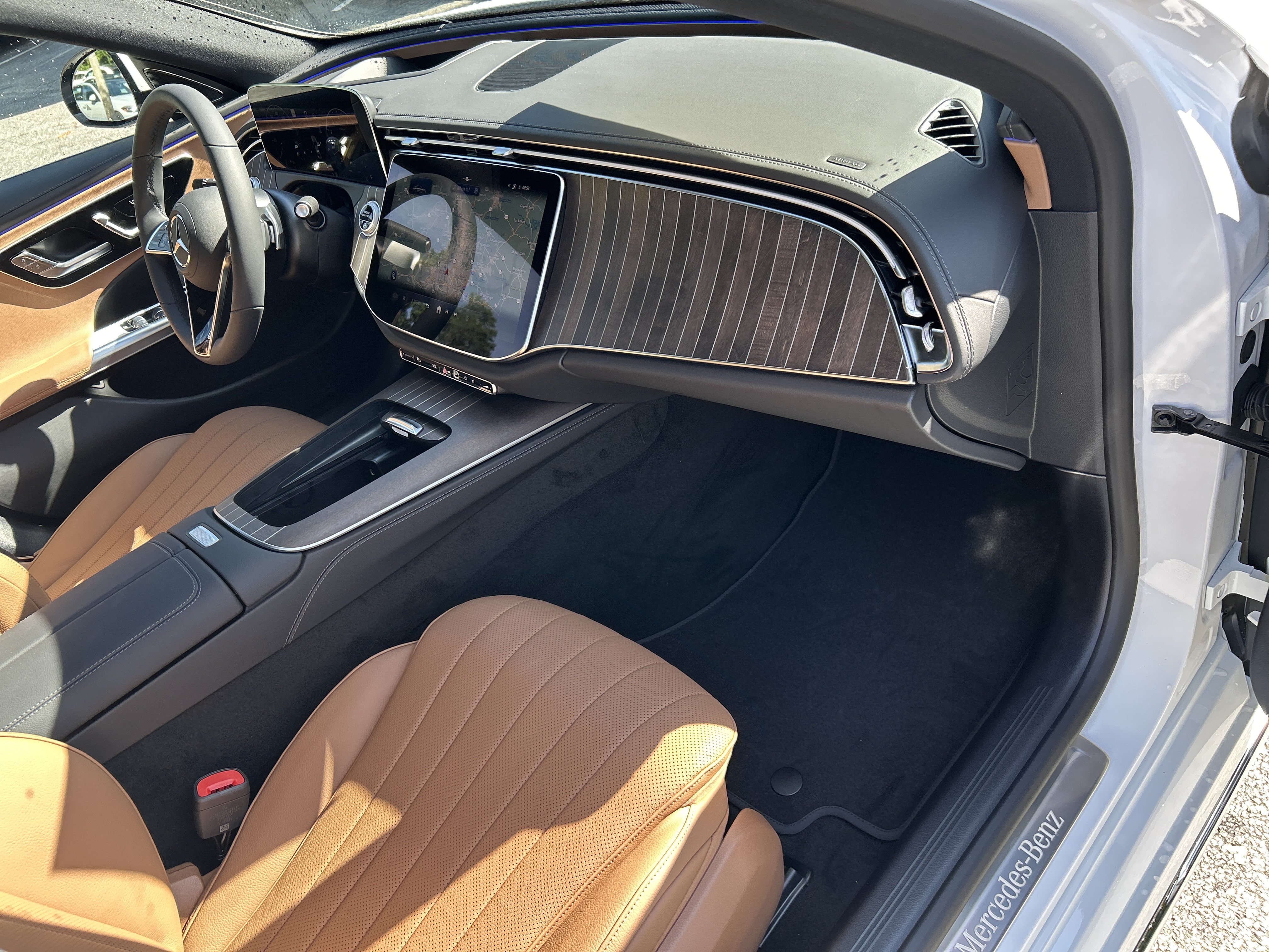 New 2026 MANUFAKTUR Moonlight White Metallic Mercedes-Benz E 450 4MATIC® Sedan image 43