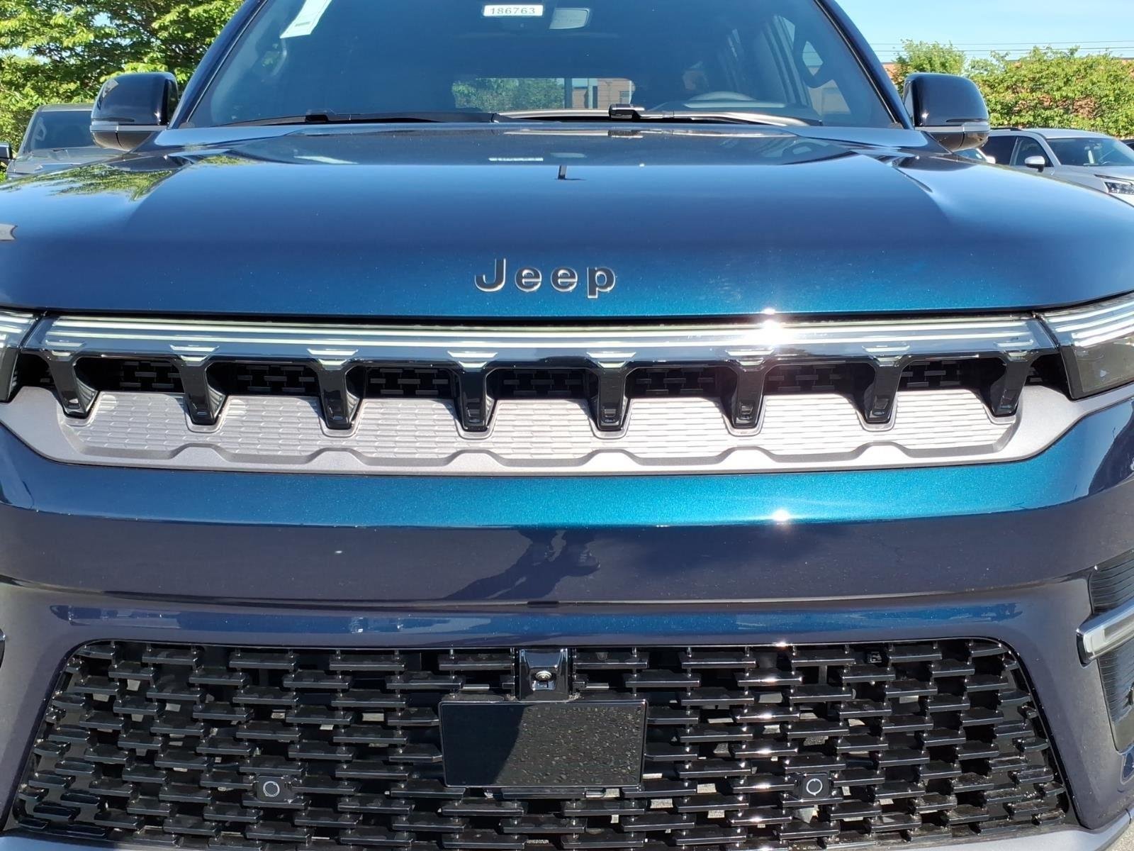 New 2026 Fathom Blue Pearl-Coat Exterior Paint (Late Availability) Jeep Limited Reserve image 15