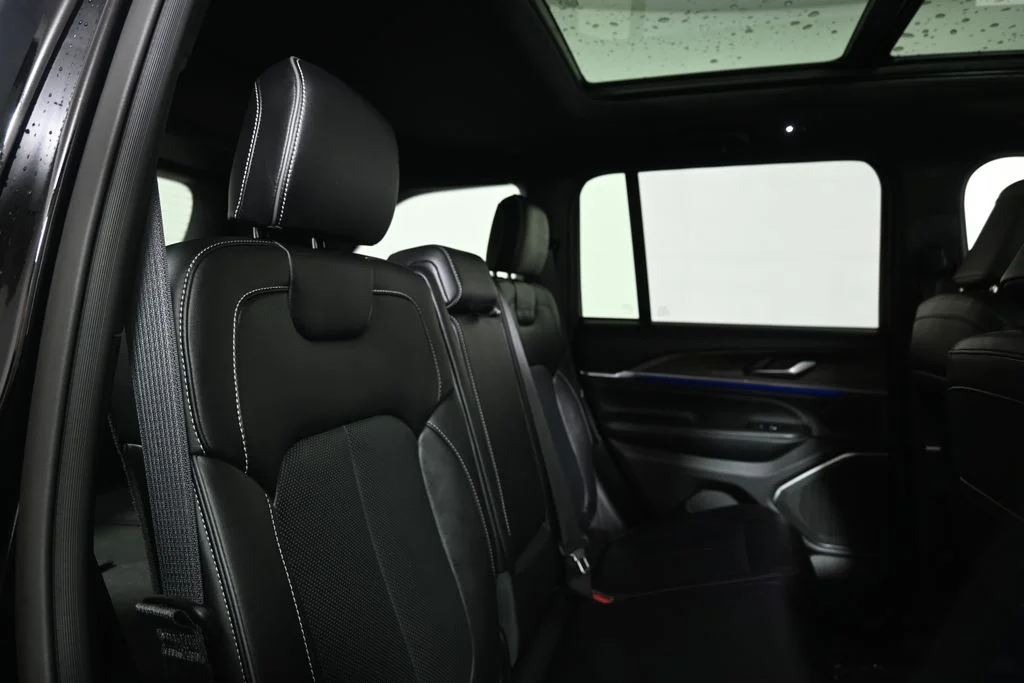 2023 Jeep Grand Cherokee Overland - Photo 36