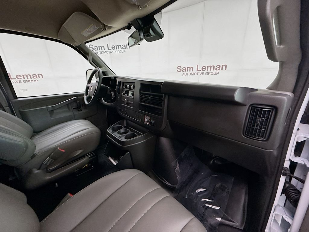 2026 Chevrolet Express Cargo Work Van - Photo 30