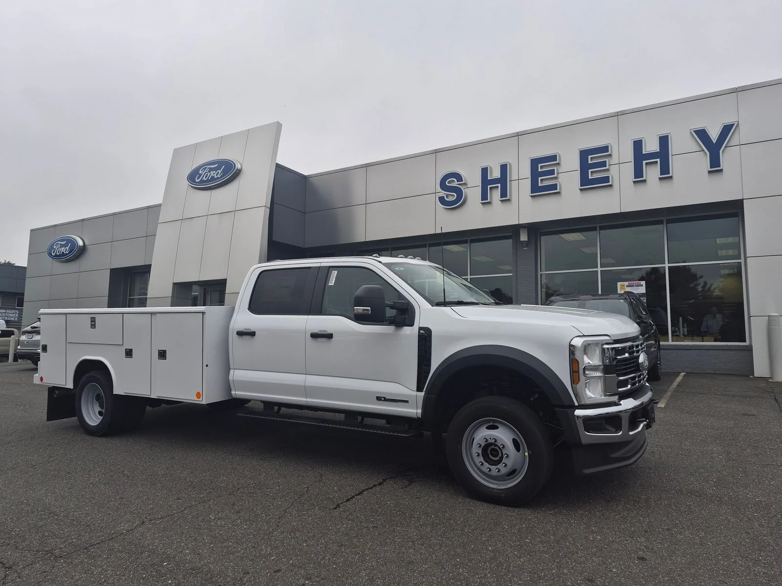 New 2027 Oxford White Ford XL SERVICE BODY image 1