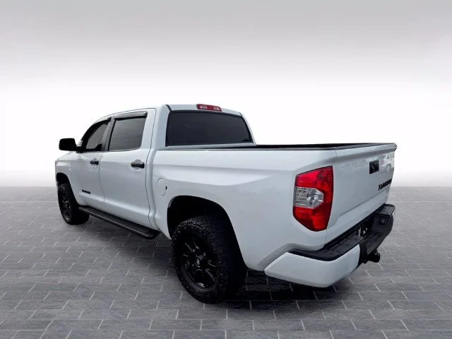 Used 2020 White Toyota SR5 image 5