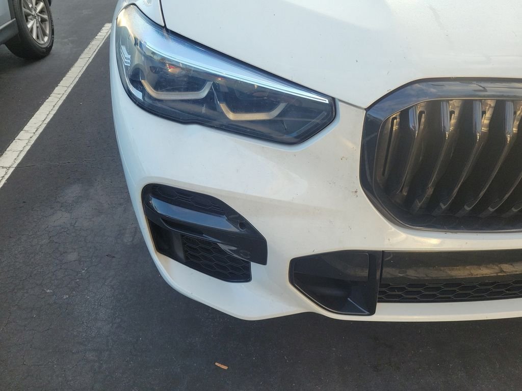 Used 2023 Alpine White BMW sDrive40i image 7
