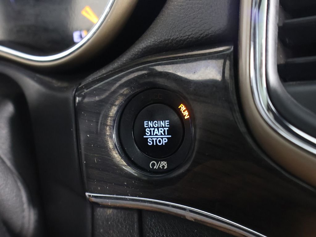 Used 2017 White Jeep Overland image 45