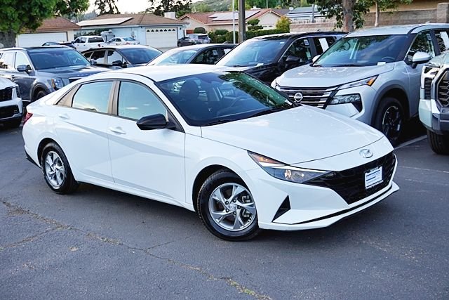 Used 2021 Gray Hyundai SE image 2