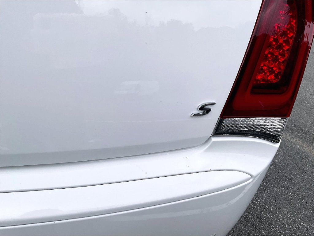 Used 2017 White Chrysler S image 29