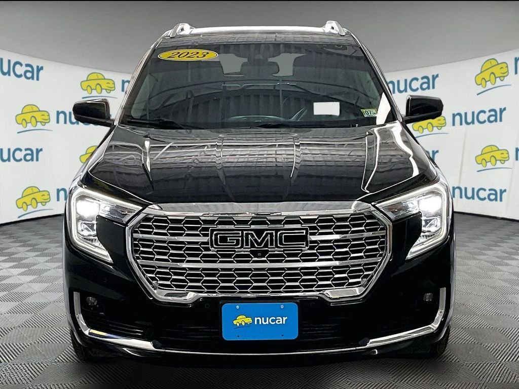 Used 2023 Ebony Twilight Metallic GMC Denali image 2